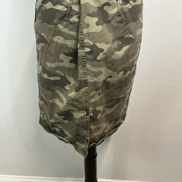 Banana Republic Size 6 Army Green Camouflage Knee Straight Pockets Casual - Picture 8 of 9